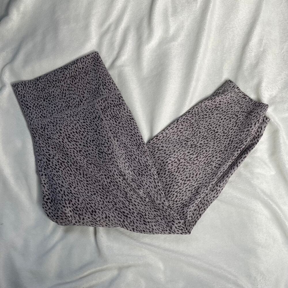 Athleta Salutation Stash Pocket II Printed 7/8‎ Tight XL Grey Cheetah Leggings